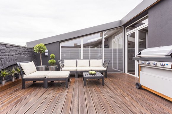 Professionnel pour la pose de terrasse en bois sur mesure à Villefranche-sur-Saône